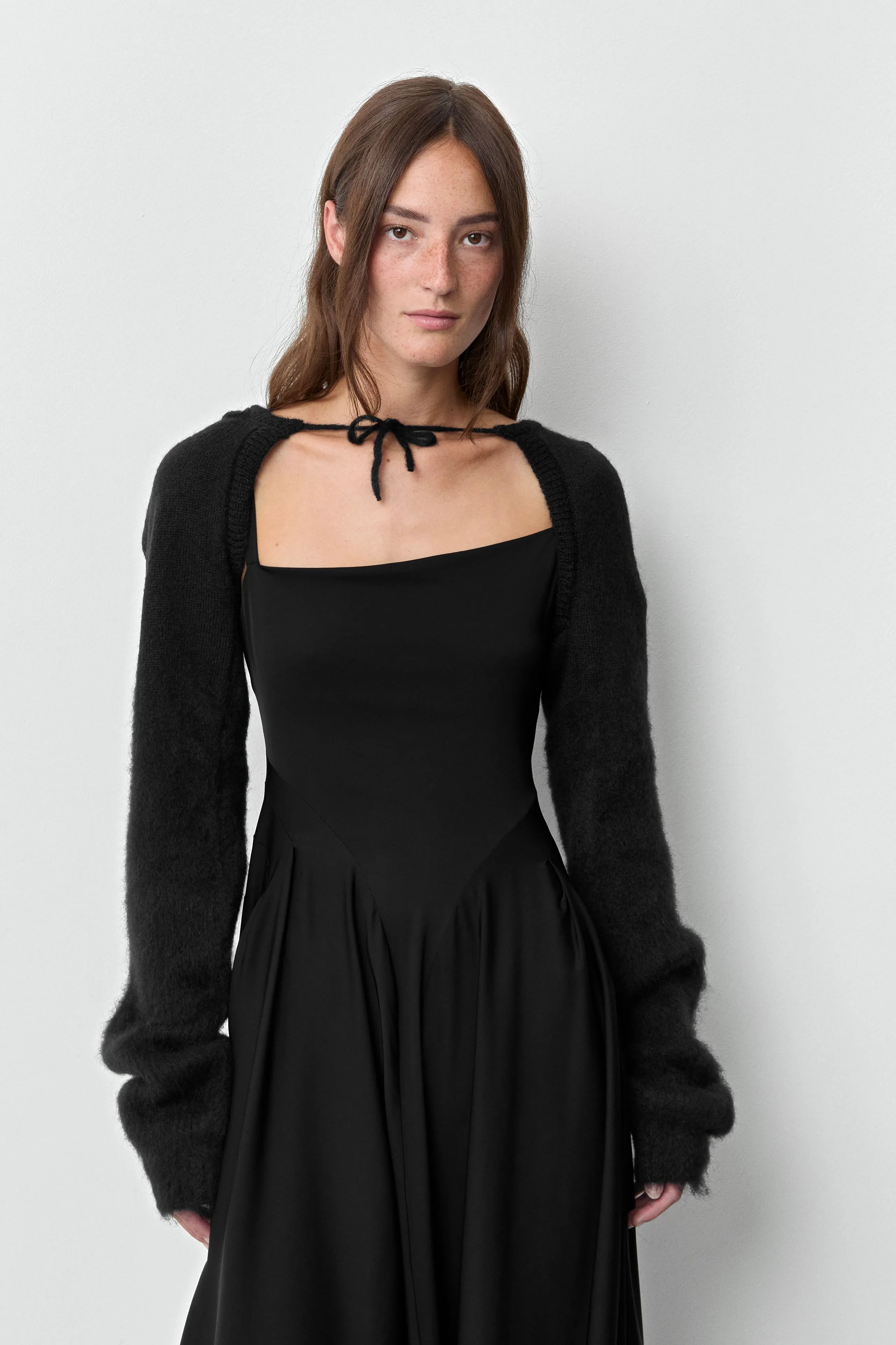 Nivi Hooded Black Sleeves | Miista | Designed & Handmade in Europe